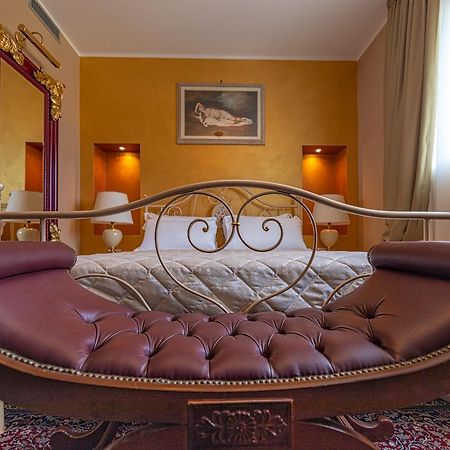 פסקיארה דל גארדה Villa Luisa Rooms And Breakfast מראה חיצוני תמונה