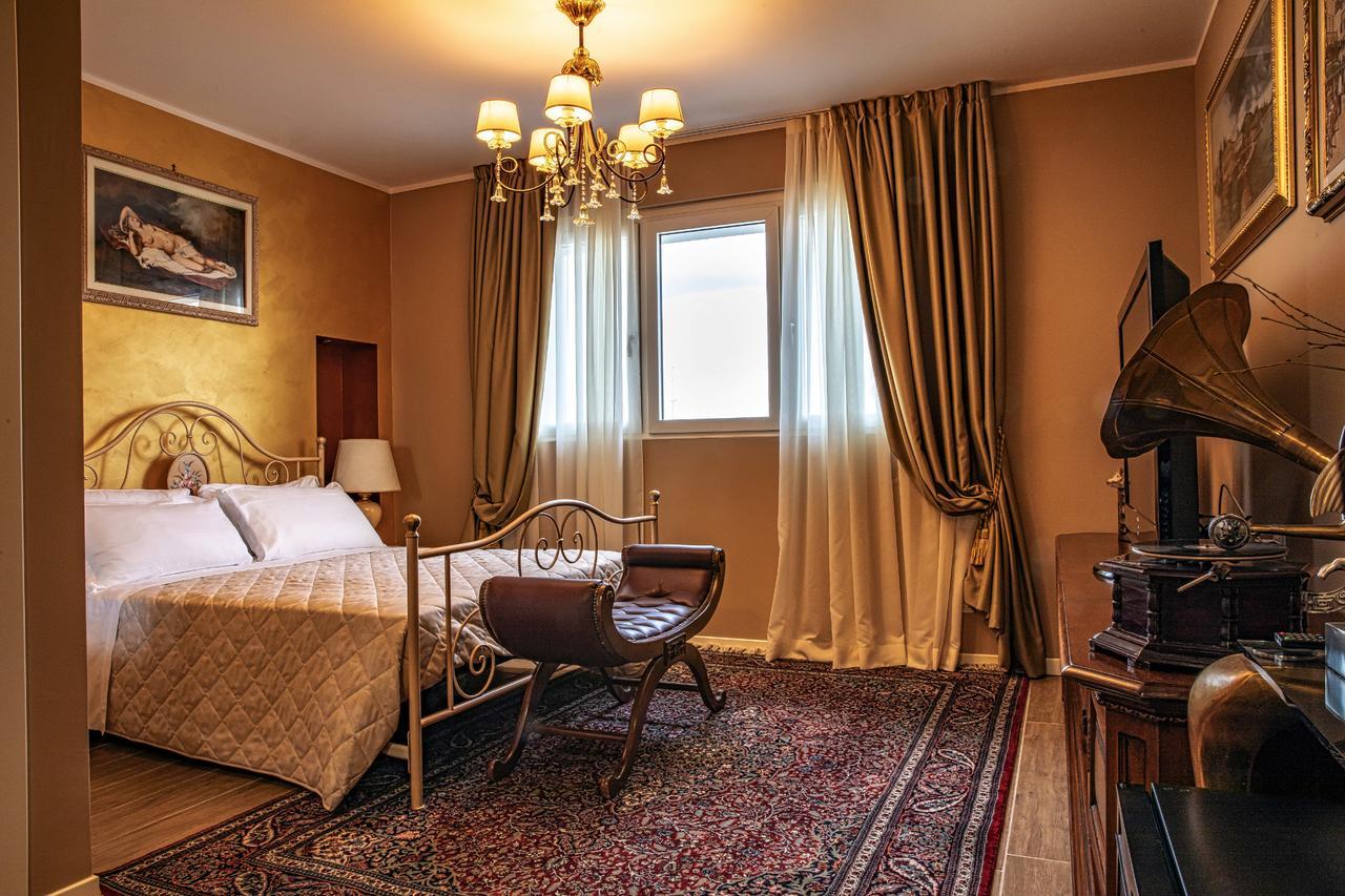 פסקיארה דל גארדה Villa Luisa Rooms And Breakfast מראה חיצוני תמונה