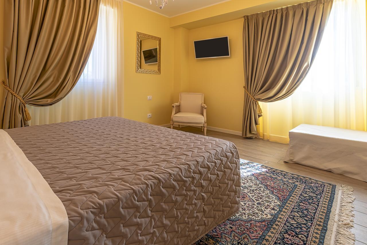 פסקיארה דל גארדה Villa Luisa Rooms And Breakfast מראה חיצוני תמונה